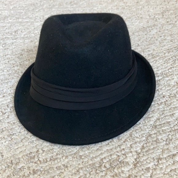 Hat - Picture 1 of 2
